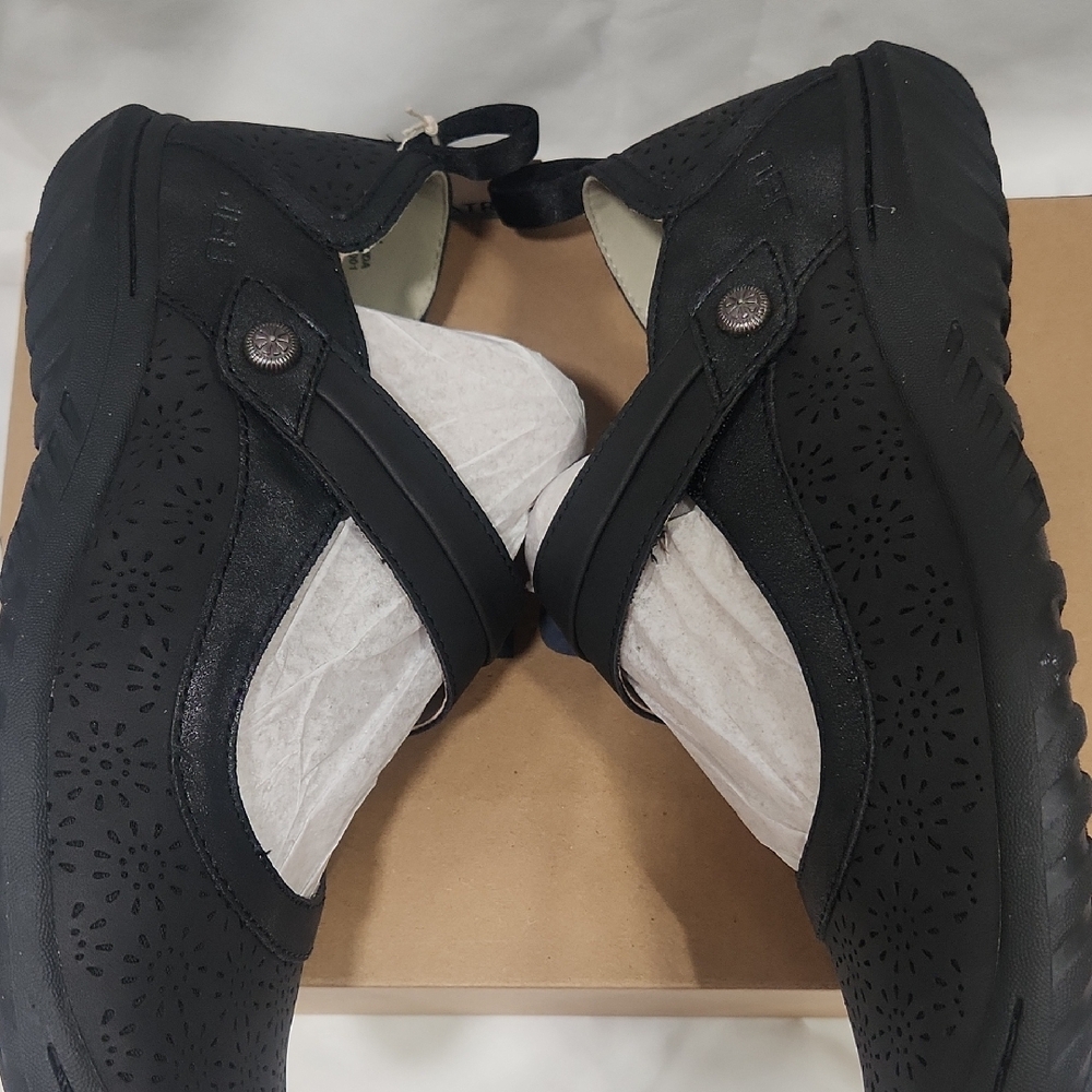 New JBU Rhonda Black Mary Jane Shoes - Picture 5 of 10